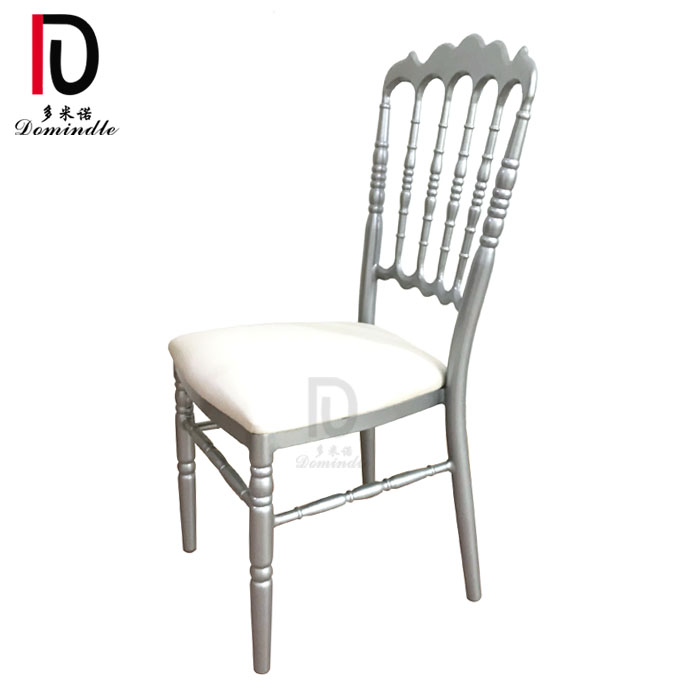 Chiavari chair for Wedding Featured Image