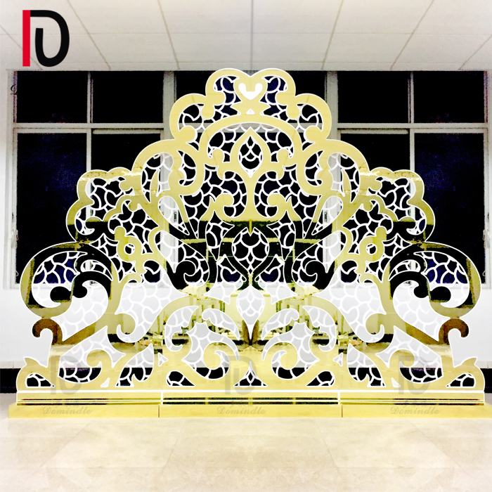 Good quality Wedding Decoration From China – luxury golden design plastic high wedding wall decoration backdrop – Dominate