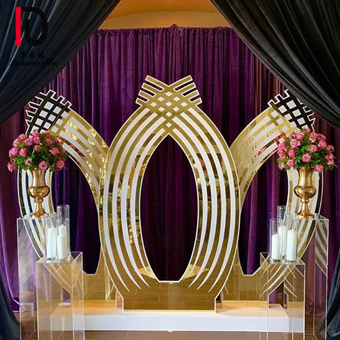luxury events design decoration acrylic gold wedding backdrop Featured Image